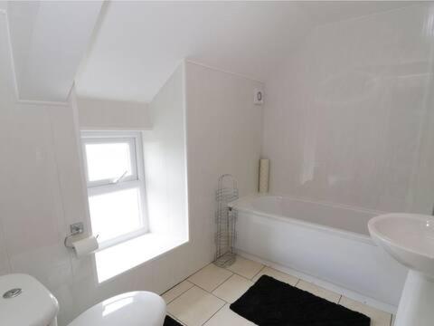 Ty Rhos, Farm Stay, Sleeps 4, Rhoshirwaun 2 Miles From Aberdaron Bagian luar foto