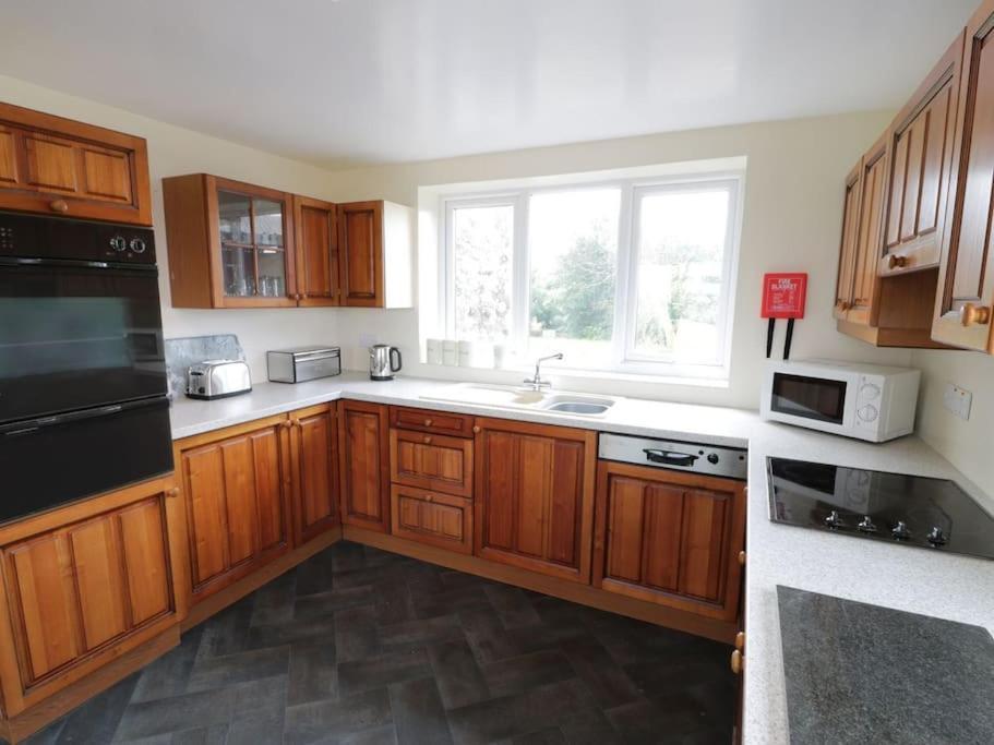 Ty Rhos, Farm Stay, Sleeps 4, Rhoshirwaun 2 Miles From Aberdaron Bagian luar foto