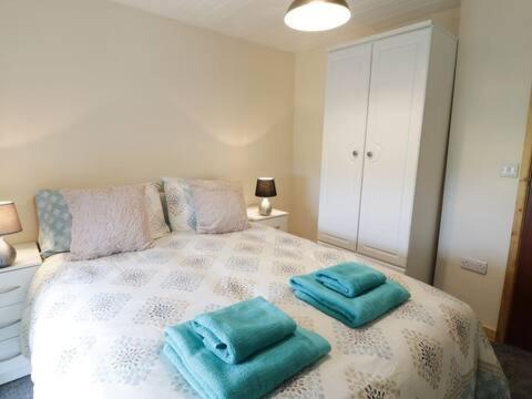 Ty Rhos, Farm Stay, Sleeps 4, Rhoshirwaun 2 Miles From Aberdaron Bagian luar foto